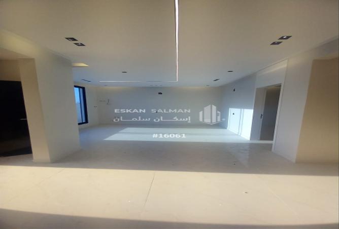 255845 - Property Image 2