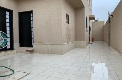 Villa - 6 Bedrooms - 5 Bathrooms for rent in Al Munisiyah - Riyadh - Ar Riyadh