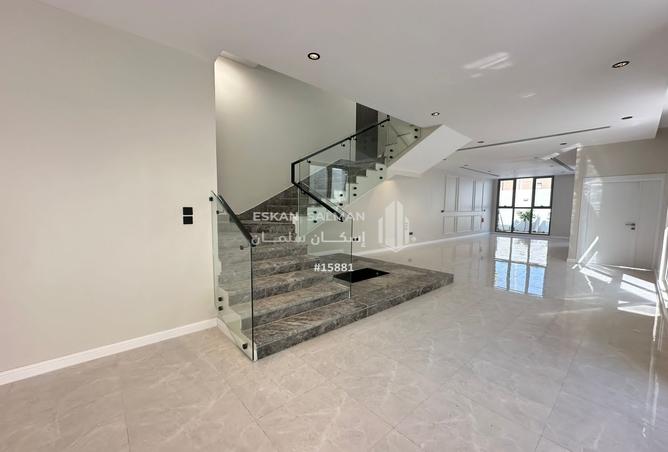255811 - Property Image 3