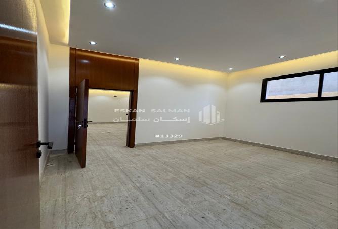 251077 - Property Image 3