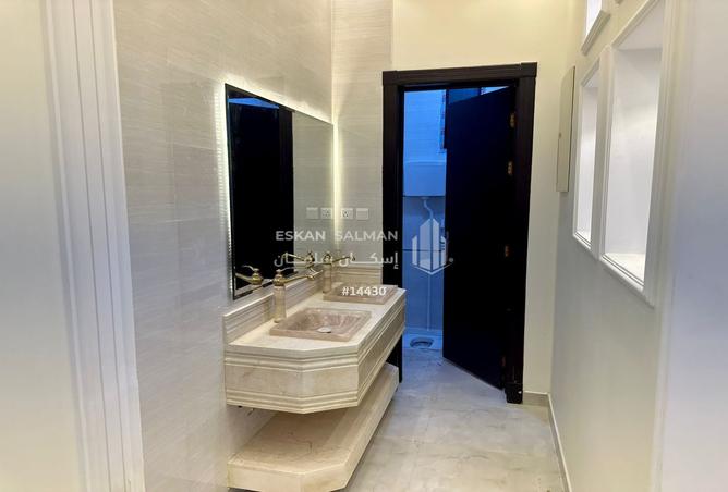 253639 - Property Image 3