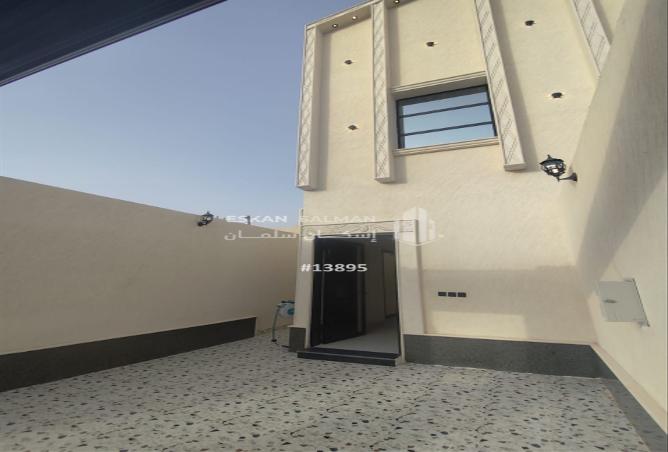 252317 - Property Image 2