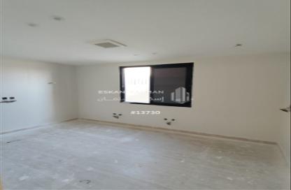 Full Floor - 6 Bedrooms - 3 Bathrooms for sale in Al Awaly - Riyadh - Ar Riyadh