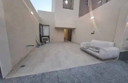 Full Floor - 4 Bedrooms - 5 Bathrooms for sale in Al Munisiyah - Riyadh - Ar Riyadh