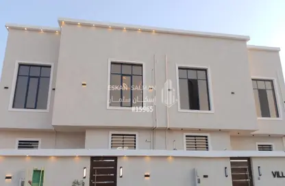 فيلا - 8 غرف نوم - 4 حمامات للبيع في الروضة - ابو عريش - ابو عريش - جازان