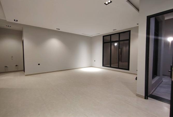 258734 - Property Image 2