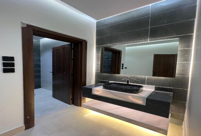 256409 - Property Image 2