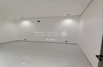 Apartment - 4 Bedrooms - 3 Bathrooms for sale in Ar Rif - Almuzahimih - Ar Riyadh