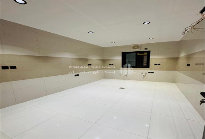 253006 - Property Image 3