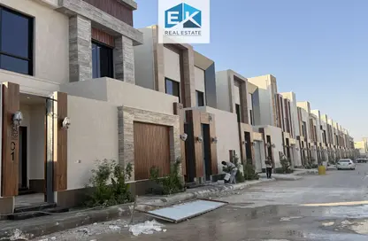 Full Floor - 3 Bedrooms - 4 Bathrooms for sale in Ar Rimal - Riyadh - Ar Riyadh