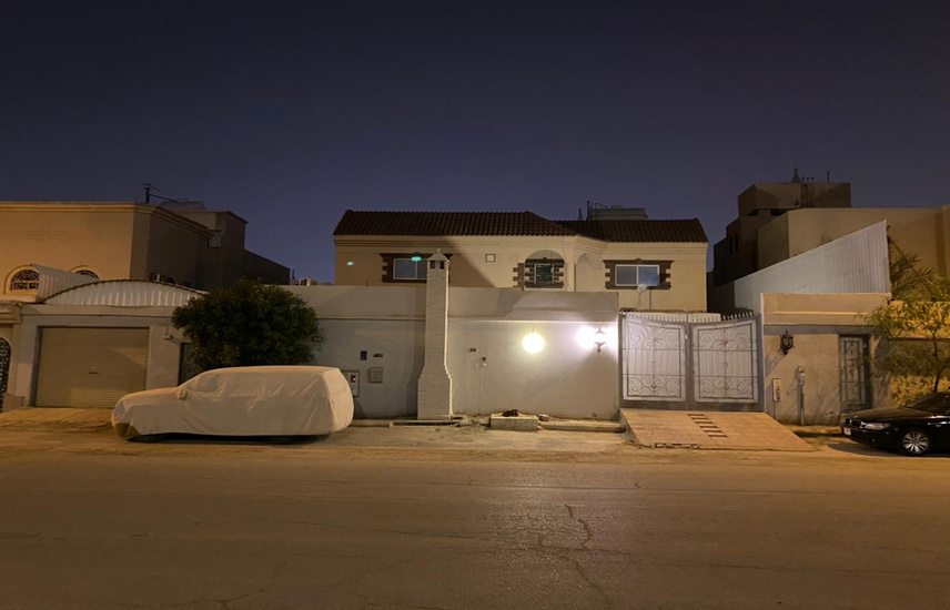 Villa for Sale in Ishbiliyah: فيلا للبيع بحي اشبيلية | Property Finder