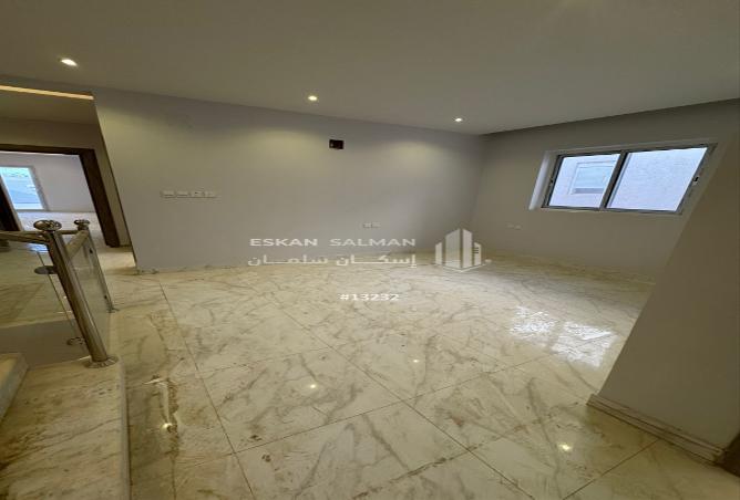 252047 - Property Image 3