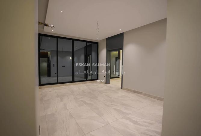 255644 - Property Image 2