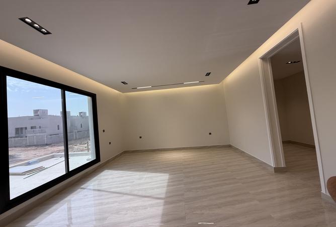 258039 - Property Image 2