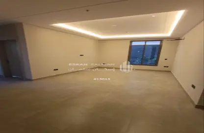 Apartment - 5 Bedrooms - 3 Bathrooms for sale in Al Munisiyah - Riyadh - Ar Riyadh