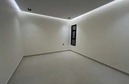 Full Floor - 5 Bedrooms - 3 Bathrooms for sale in Al Khalij - Riyadh - Ar Riyadh