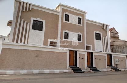 Apartment - 5 Bedrooms - 3 Bathrooms for sale in Aleasiluh - Jazan