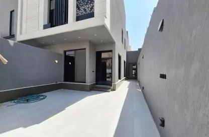 طابق كامل - 5 غرف نوم للبيع في القادسية - الرياض - الرياض