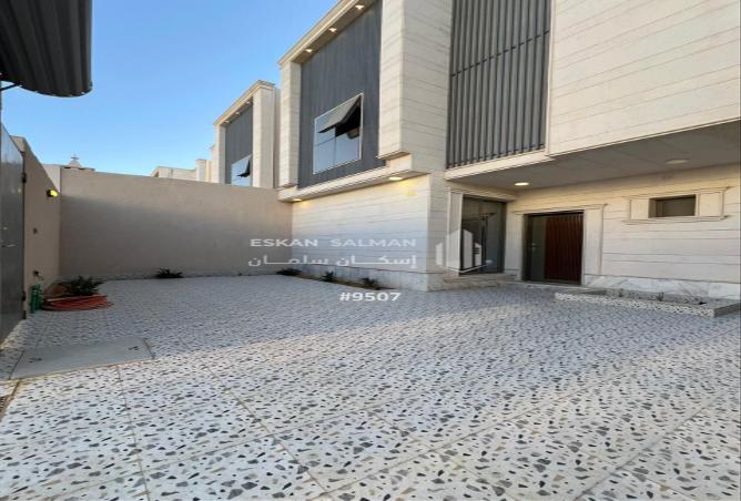243702 - Property Image 2