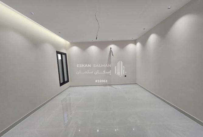 257305 - Property Image 3