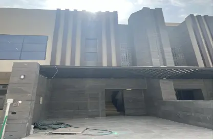 Full Floor - 4 Bedrooms - 4 Bathrooms for sale in Al Munisiyah - Riyadh - Ar Riyadh