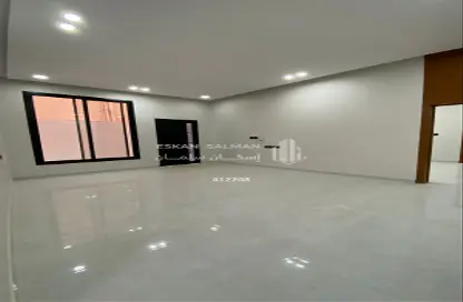 شقة - 5 غرف نوم - 2 حمامات للبيع في النهضة - الرياض - الرياض