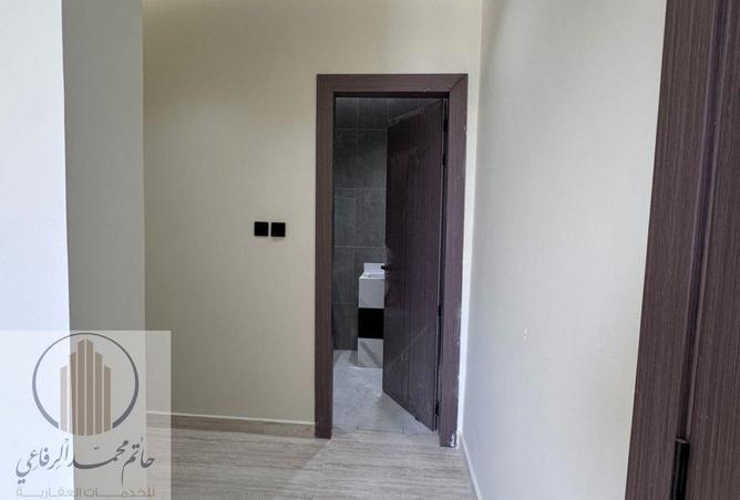 255241 - Property Image 3