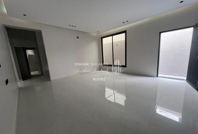 251802 - Property Image 3