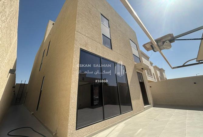 256913 - Property Image 2