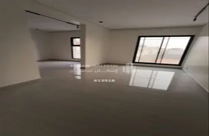 Full Floor - 5 Bedrooms - 3 Bathrooms for sale in Ar Rif - Almuzahimih - Ar Riyadh