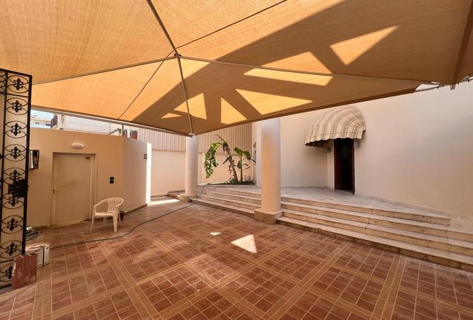 258049 - Property Image 2