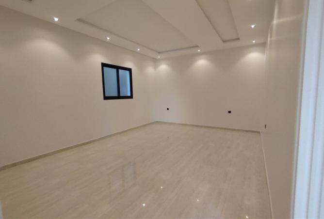 258468 - Property Image 3