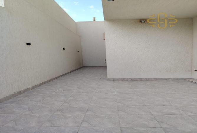 258301 - Property Image 2