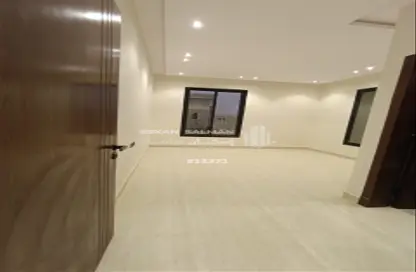 Full Floor - 5 Bedrooms - 3 Bathrooms for sale in Ar Rimal - Riyadh - Ar Riyadh