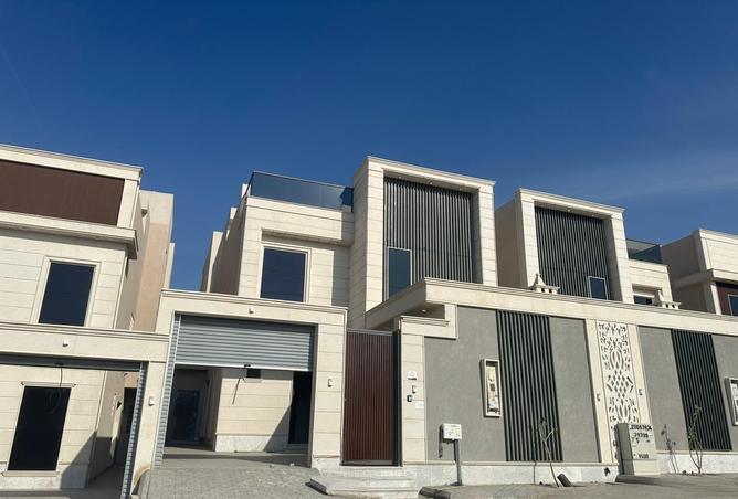 Villa - 7 Bathrooms for sale in Ar Rimal - Bariduh - Al Qassim