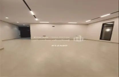 Full Floor - 6 Bedrooms - 4 Bathrooms for sale in Ar Rimal - Riyadh - Ar Riyadh