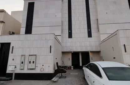 Full Floor - 5 Bedrooms - 5 Bathrooms for sale in Al Janadriyah - Riyadh - Ar Riyadh