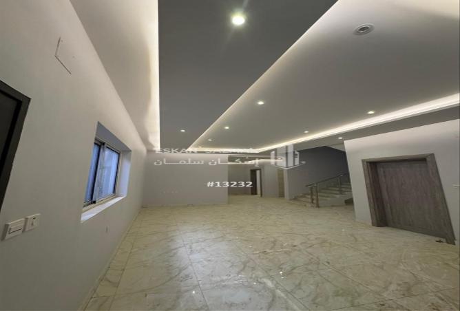 252047 - Property Image 2