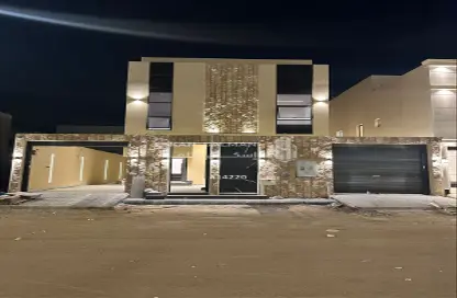 Apartment - 7 Bedrooms - 5 Bathrooms for sale in Al Janadriyah - Riyadh - Ar Riyadh