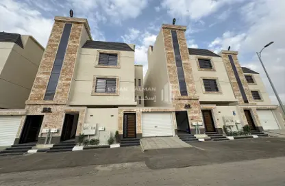 Full Floor - 7 Bedrooms - 4 Bathrooms for sale in Al Dhurfah - Khamis Mushayt - Asir