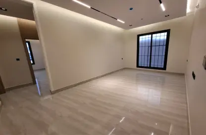 Apartment - 4 Bedrooms - 4 Bathrooms for sale in Al Munisiyah - Riyadh - Ar Riyadh