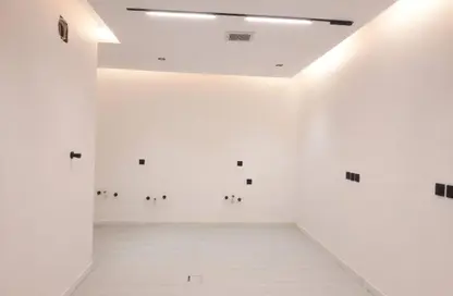 Apartment - 3 Bedrooms - 3 Bathrooms for sale in Al Yasmin - Riyadh - Ar Riyadh