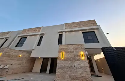فيلا - 4 غرف نوم - 5 حمامات للبيع في المونسية - الرياض - الرياض
