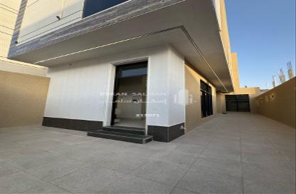 Apartment - 7+ Bedrooms - 5 Bathrooms for sale in Al Janadriyah - Riyadh - Ar Riyadh