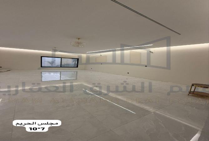 258572 - Property Image 2