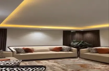 طابق كامل - 8 غرف نوم - 7 حمامات للايجار في طويق - الرياض - الرياض
