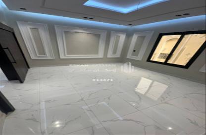 Apartment - 4 Bedrooms - 4 Bathrooms for sale in An Nuzhah - Jeddah - Makkah Al Mukarramah