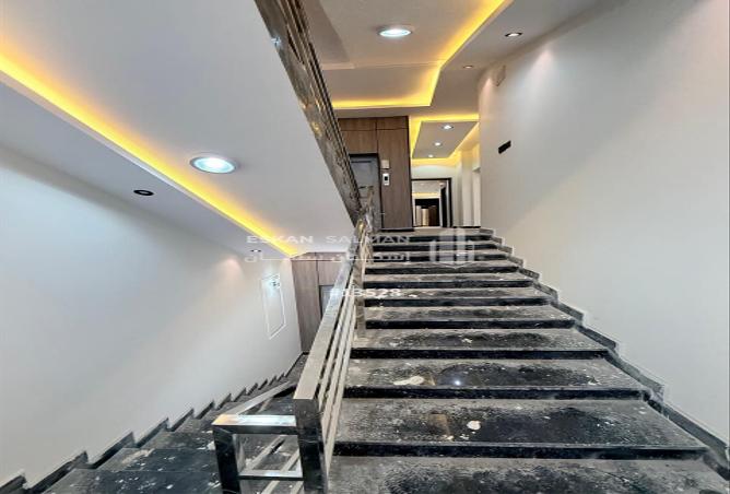 251300 - Property Image 3