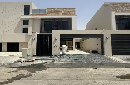 Full Floor - 4 Bedrooms - 4 Bathrooms for sale in Al Khalij - Riyadh - Ar Riyadh