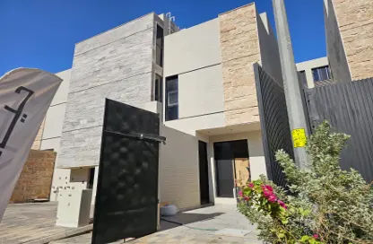 Full Floor - 4 Bedrooms - 4 Bathrooms for sale in Qurtubah - Riyadh - Ar Riyadh